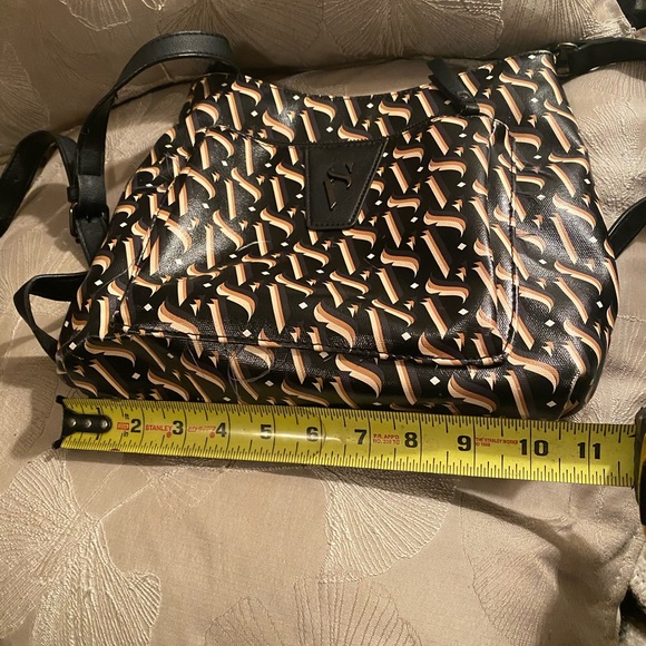 Simply Vera Vera Wang Crossbody bag. Zip top. Used in good condition 🖤👜 - Picture 5 of 17